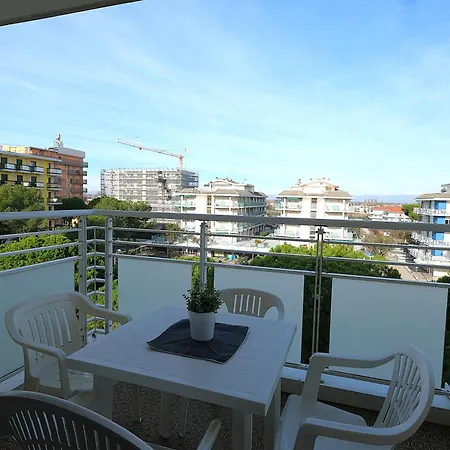Trilocale Diplomatic Fronte Mare Piazza Torino Lido di Jesolo