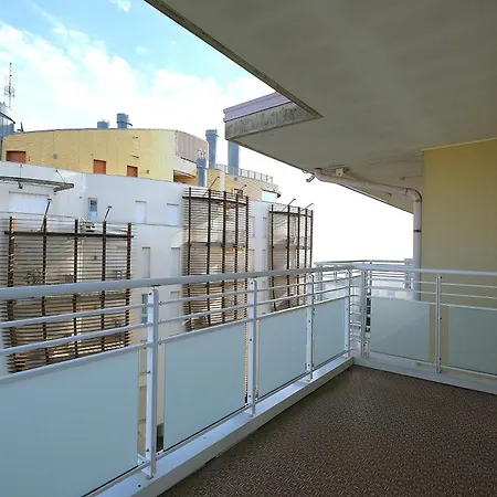 Apartment Trilocale Diplomatic Fronte Mare Piazza Torino *